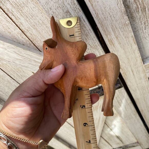 Small Wood Carved Bull - Picture 4 of 5